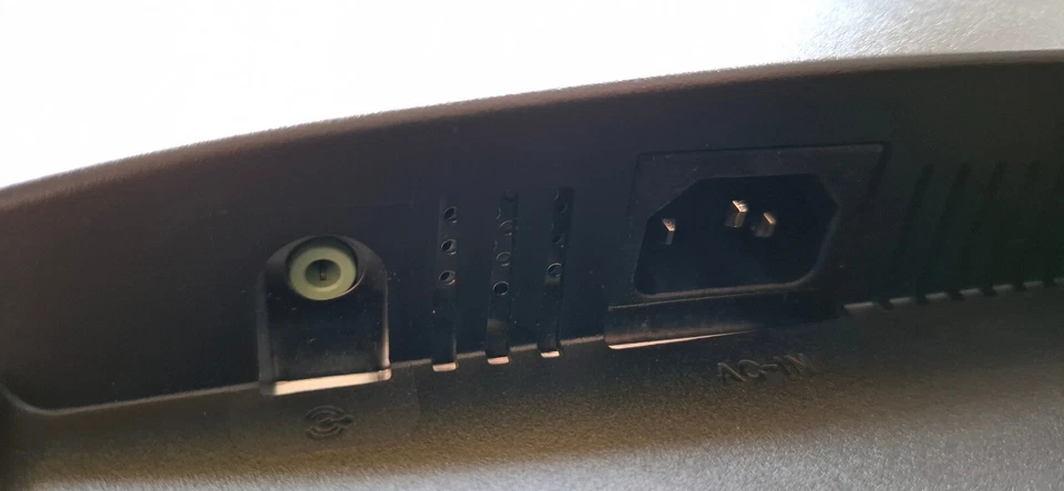 Flachbildmonitor  ASUS VE228TR – Full HD | - Bild 3 von 4