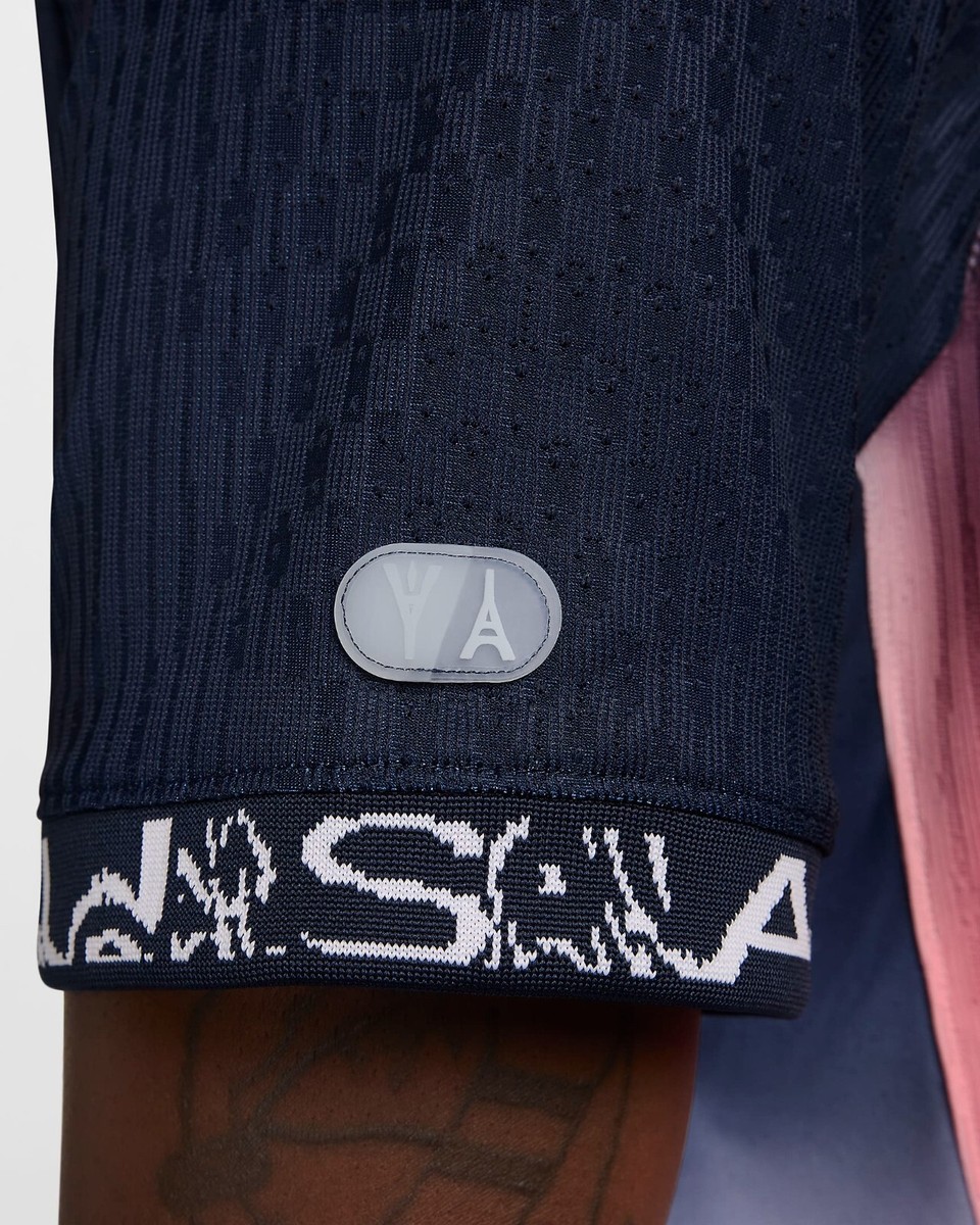 Nike SB Men's Dri-FIT ADV Short Sleeve Skateboarding USA Nike SB Men's Dri-FIT ADV Short Sleeve Skateboarding USA