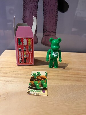 BEARBRICK 100 % SERIE 4 BASIC K MEDICOMTOY KAWS