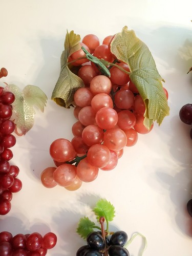 Lot of 8 Faux Grapes Bunches Plastic Fruit Clusters Green Red Purple Large/Small - Picture 3 of 7