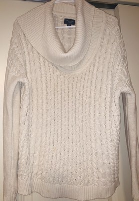 white cable knit oversized sweater