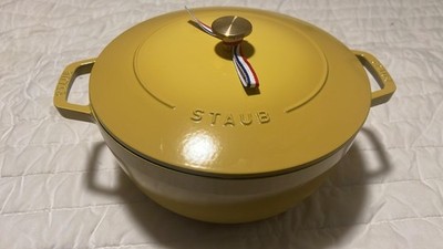Staub Cast Iron 5.25 qt, Essential French Oven, citron