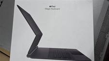 12.9 Apple iPad Magic A2480 Bluetooth Smart Keyboard MJQK3LL/A