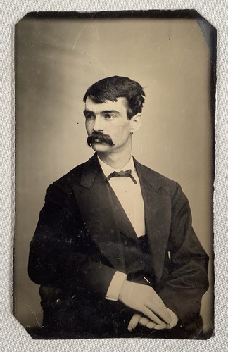 Fotografía antigua tipo tinte americano bigote joven guapo - Imagen 2 de 2