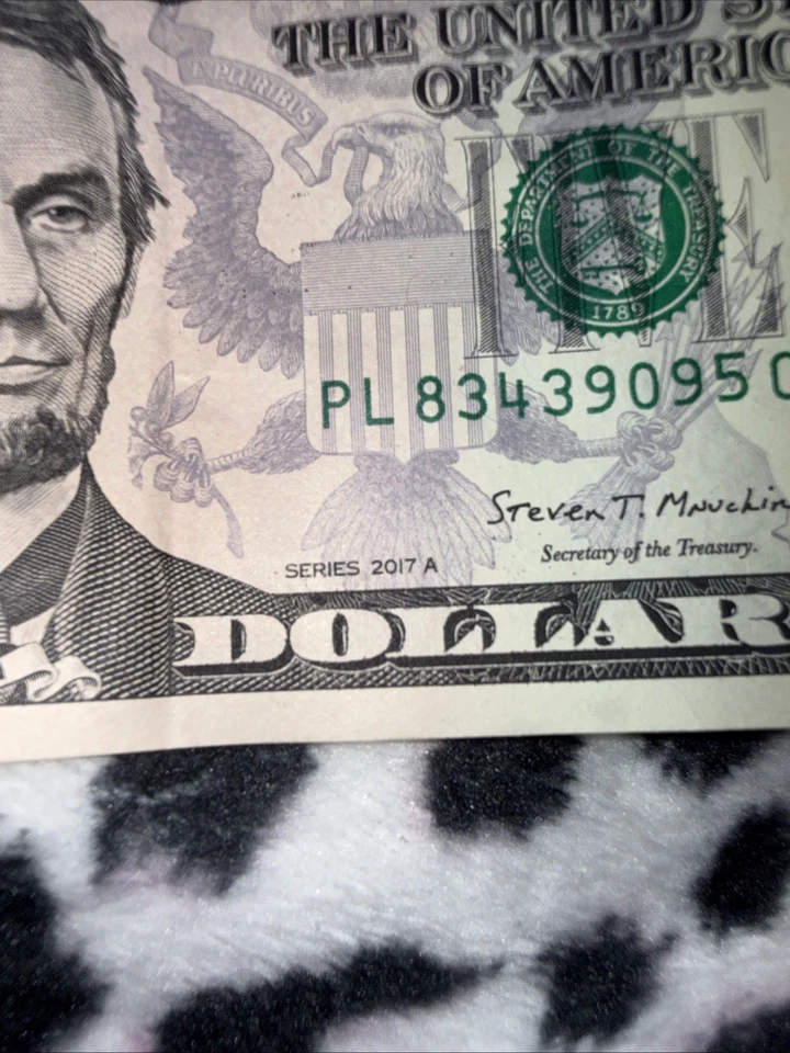 U.S. Five Dollar Bill Cutting Error Series 2017A - Image 3 of 4