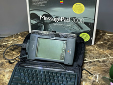 Apple Newton MessagePad 2000 with keyboard Bundle