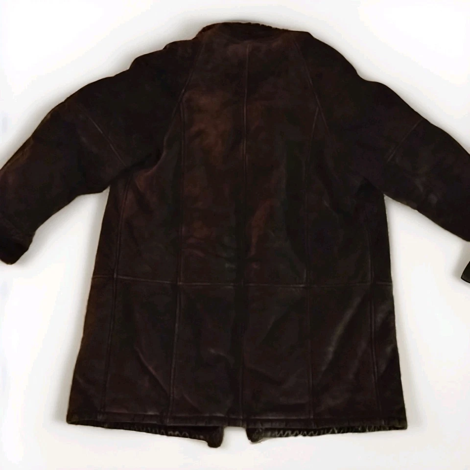 黑色麂皮绒画廊中长外套,带人造毛皮内饰、袖口和衣领 — 第 3/4 张图片