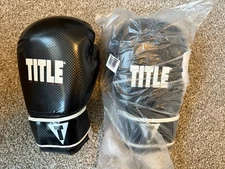 TITLE Boxing Instinct Fitness Bag Boxing Gloves Black XL NEW