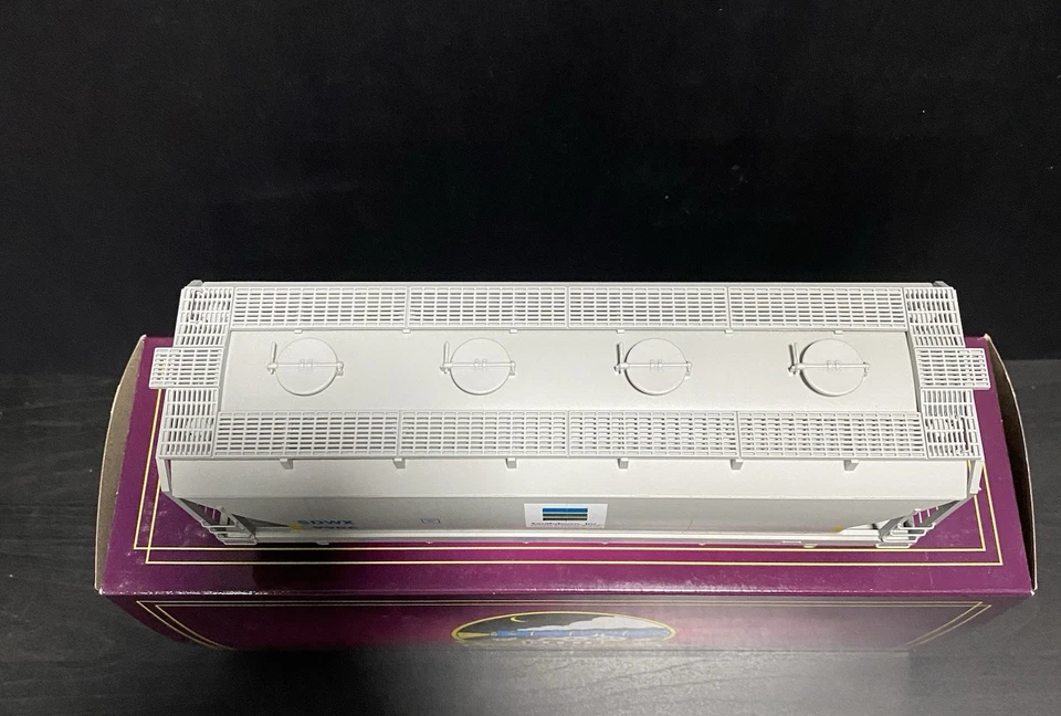 MTH Premier O Scale Southdown Cement Products 2 bay centerflow hopper (20-97956) - Image 3 of 4