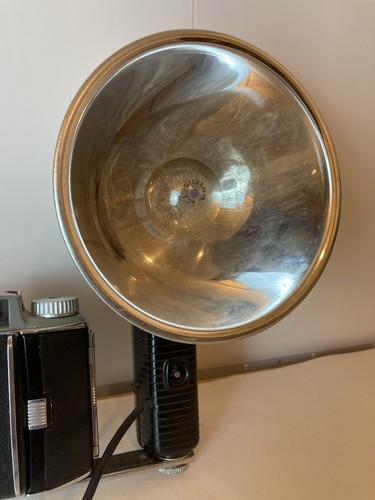 Vintage Kodak Tourist Camera with Kodak Flash Diomatic Shutter Untested - Picture 3 of 15