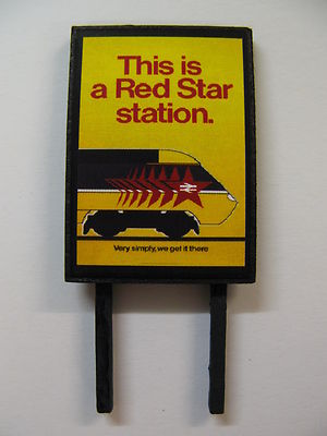 Dies ist eine Red Star Station British Rail Modelleisenbahn Werbetafel Spur N, OO & O