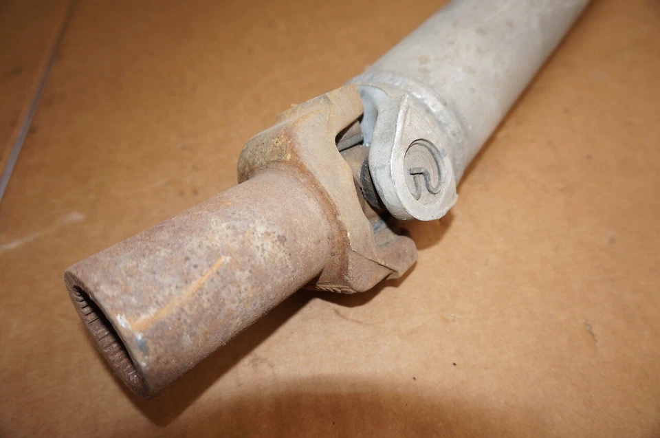 Chevrolet Corvette C4 1991-1996 usado Dana 44 eje de transmisión manual 10054299 Foto 4 de 4