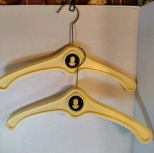 VTG MCM Kitsch Cameo Clothes Hanger Cream Color Lot Of 2 1960 ORIGNAL STICKERS
