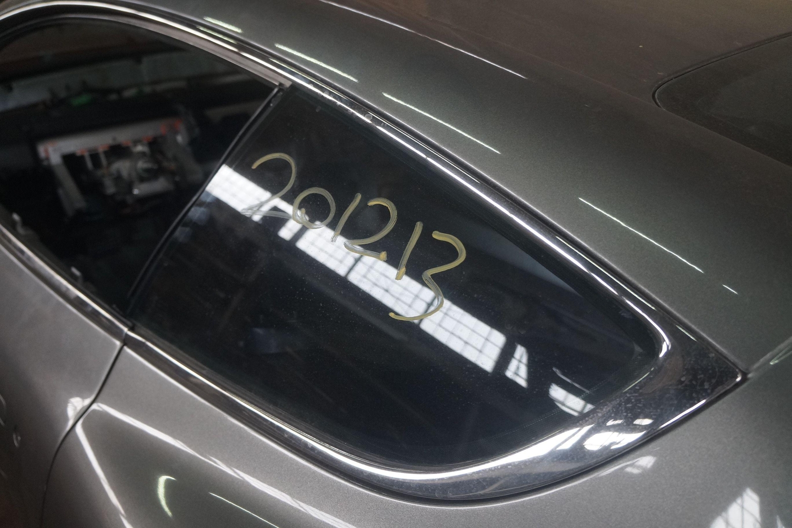 Rear Left Quarter Panel Window Glass Coupe 4g43-76-11087 Aston Martin Db9 2005