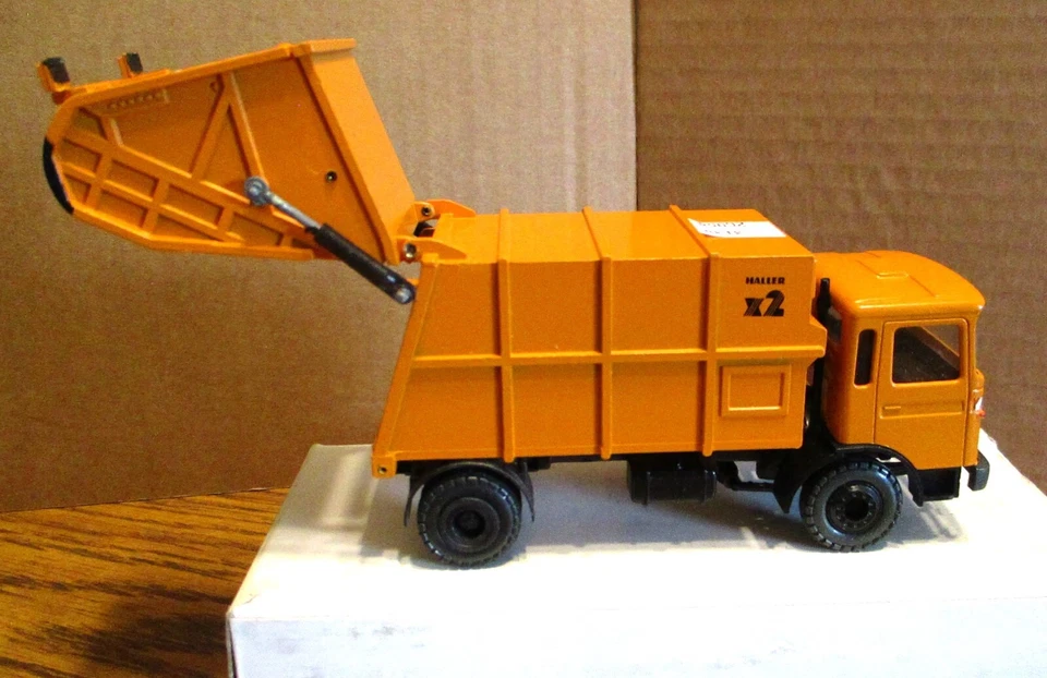 Rare Conrad 3139 M.A.N Haller X2 Garbage Trash Truck Toy 1/50 Rear Load Die Cast - Image 3 of 4