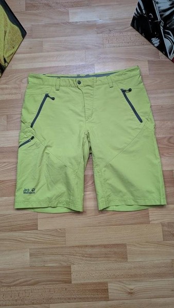 Men Jack Wolfskin Shorts Green 34 / L / 50