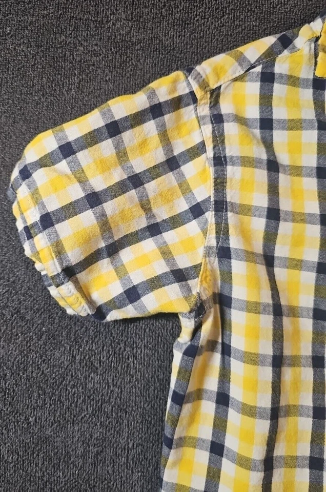 Camisa con botones de manga corta amarilla a cuadros 3T Arizona Jean Company para niños pequeños Foto 3 de 4