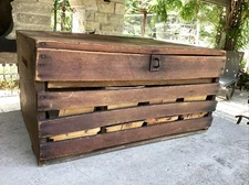 ANTIQUE PRIMITIVE BERRY BASKET WOODEN CRATE COMPLETELY FULL GREAT HARDWARE 24 W