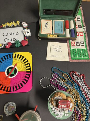 Vintage Las Vegas Souvenir's Mixed Lot Gambling Items Chips Miniature Frame More - Picture 3 of 15