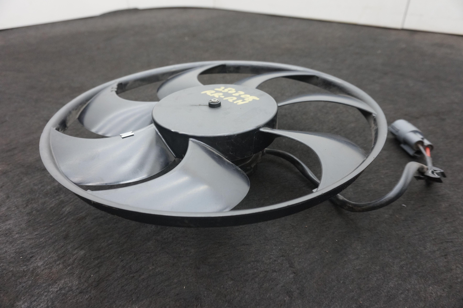 Rear Radiator Electric Cooling Fan OEM 0650050800 McLaren 650S 2015
