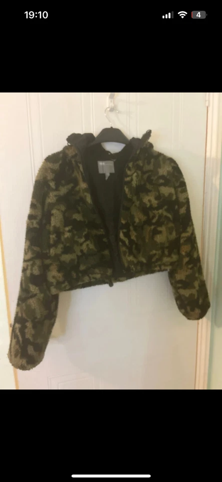 Chaqueta de bombardero de piel de carga Asos talla 6 Foto 2 de 4