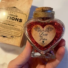 Geek Gear Wizardry Harry Potter Love Potion heart glass bottle replica NIB