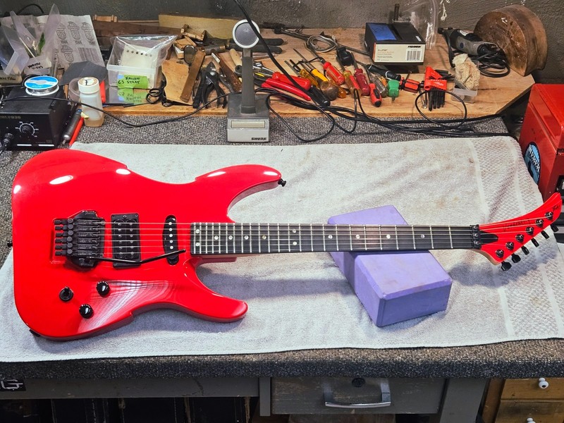 1989 Peavey Vandenberg Signature in Sunfire Red w/OHSC, Cond. EXC