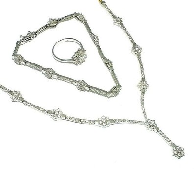 Atemberaubend Damen 14ct Gold Und Klarer Stein Halskette, Armband, Ring+Ohrring