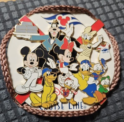 DCL-LIMITED EDITION OF 500. Featured Artist Mickey Pluto Goofy Jumbo Pin 56475