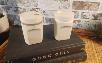 TUPPERWARE #1471 Beige Salt & Pepper Set