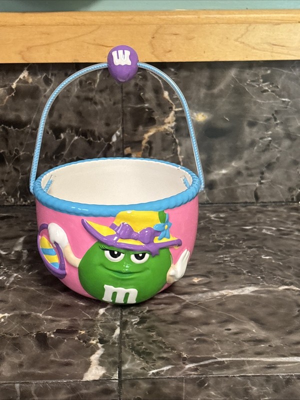 M&M Bowl With Handle. Vintage