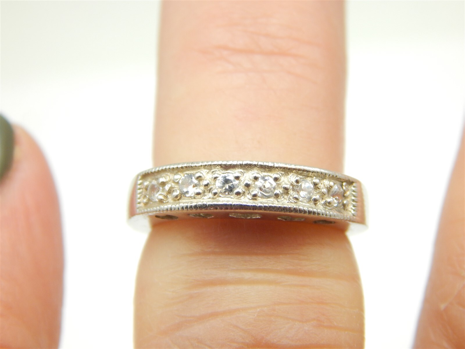 925 STERLING SILVER CZ HEART BAND RING SILVER 4.75