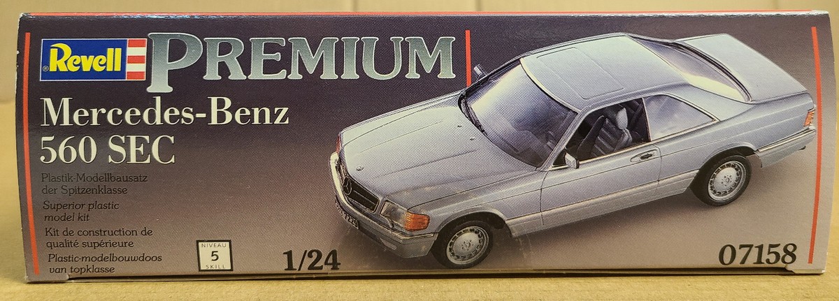 Revell Premium 1/24 Mercedes-Benz 560 SEC 07158 Plastic Model Kit