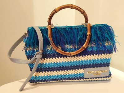 Borsa Rue Madam Paris multicolor con tracolla celeste e piume di