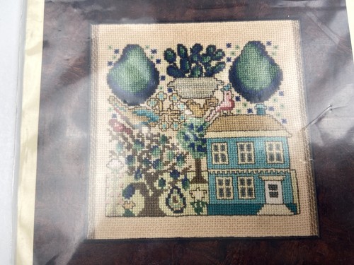 The Heart’s Content Fruitful XIII Cross Stitch Kit #151 Home Avocados - Picture 2 of 3