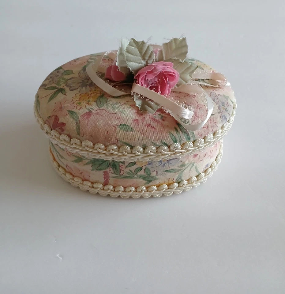 Caja de baratijas vintage 1989 Mann floral arco ovalado decoración rosa regalo coleccionable Foto 2 de 4
