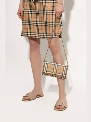 Burberry Chain Strap Check Wallet 8070413 151055920