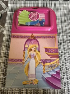 Disney Princess Dress Up Magnetic Activity NEW  2012 Free Shipping