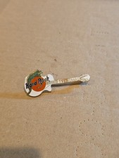 Hard Rock Cafe St Thomas Green Iguana Lizard Orange Logo Gold Trim White Guitar