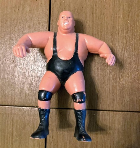 WWF Wrestling Figures & Magazine Bundle -King ...