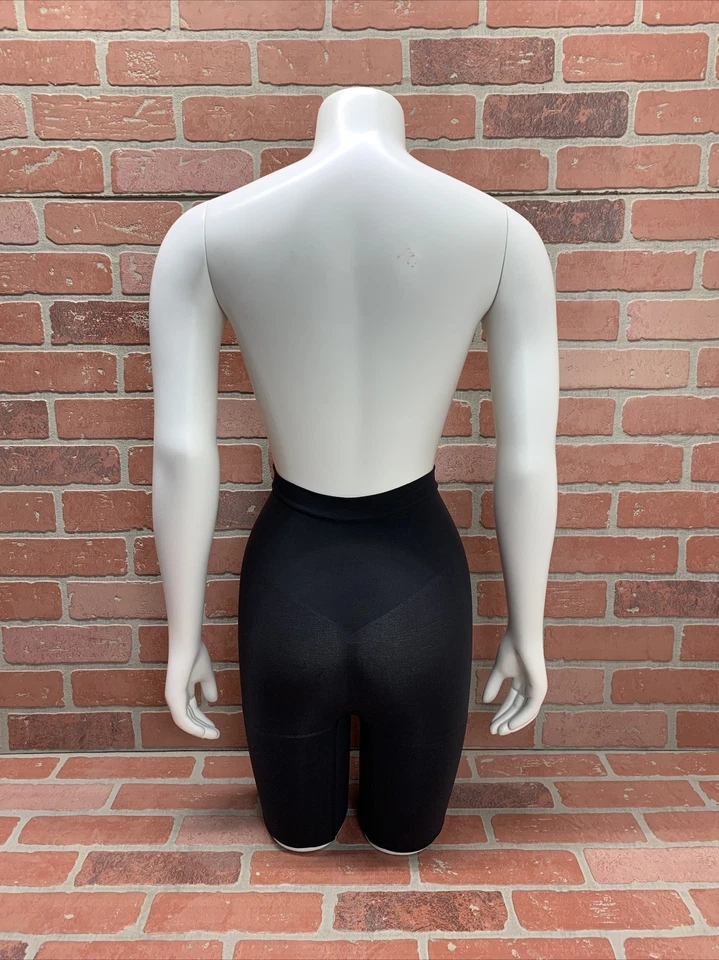Shorts modelador de coxa média preto Spanx “Power Shorts” novo com etiquetas tamanho M - Imagem 3 de 4