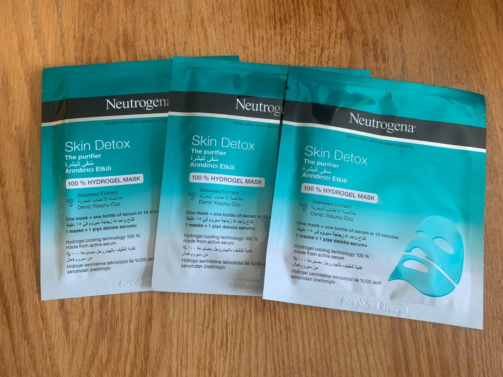 X3 Brand New & Sealed NEUTROGENA Skin Detox 100% Hydrogel Face Mask - 30ml TRIO