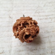 Boule De Canton Ancienne En Bois Sculpté Avec Dragons