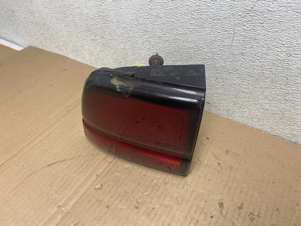 Chevrolet Cavalier 1991-1994 conductor izquierdo luz trasera lateral izquierda fabricante original I6255 DW Foto 2 de 4
