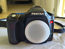 PENTAX ist D 6.1MP Digital SLR Camera Body Only Black Autofocus USB
