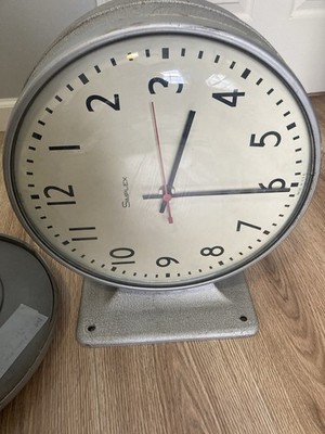 Vtg Simplex 13  Clock Double Face Dual Sided Curved Glass Wall Mount