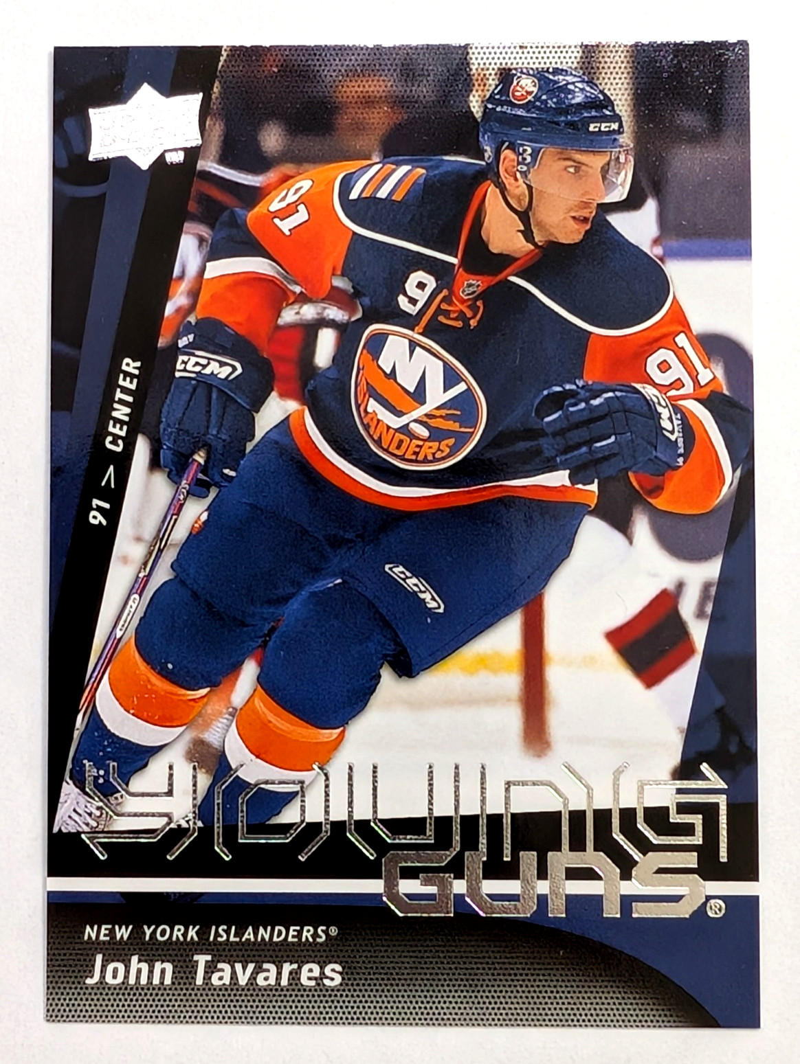 2009 - 2010 JOHN TAVARES UPPER DECK YOUNG GUNS # 201 ROOKIE CARD NY ISLANDERS