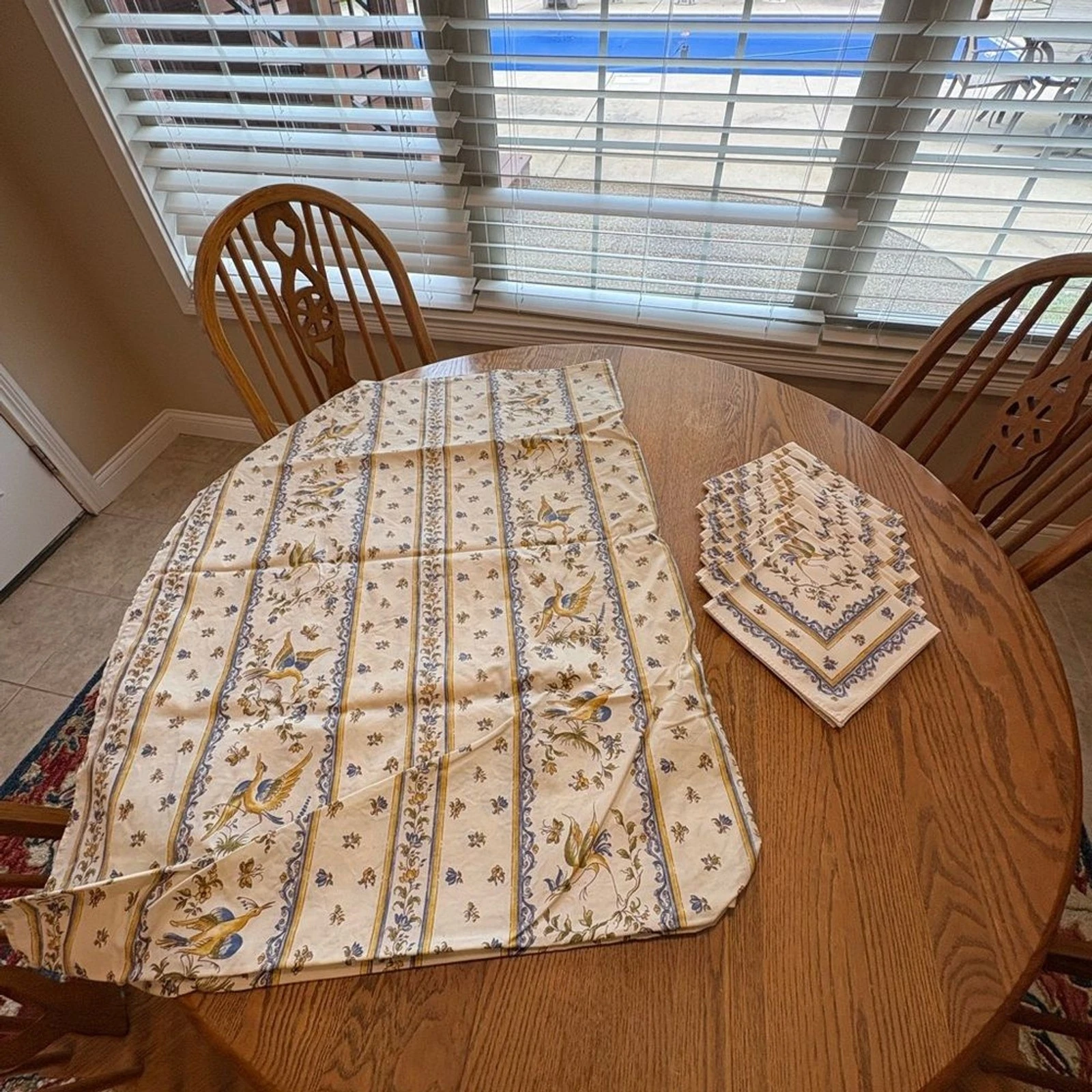 Tissus Toselli French Country Provencal Tablecloth and Napkin
