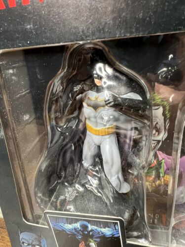 DC Eaglemoss Hero Collector - Batman and the Joker Best Of Enemies NO JOKER - Picture 2 of 5