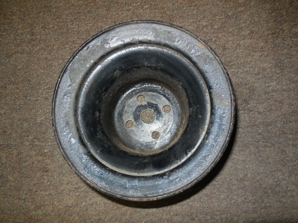 Polea bomba agua Ford Mustang Fairlane 302 351W 1969 original usada C9OE-8509-F Foto 2 de 4